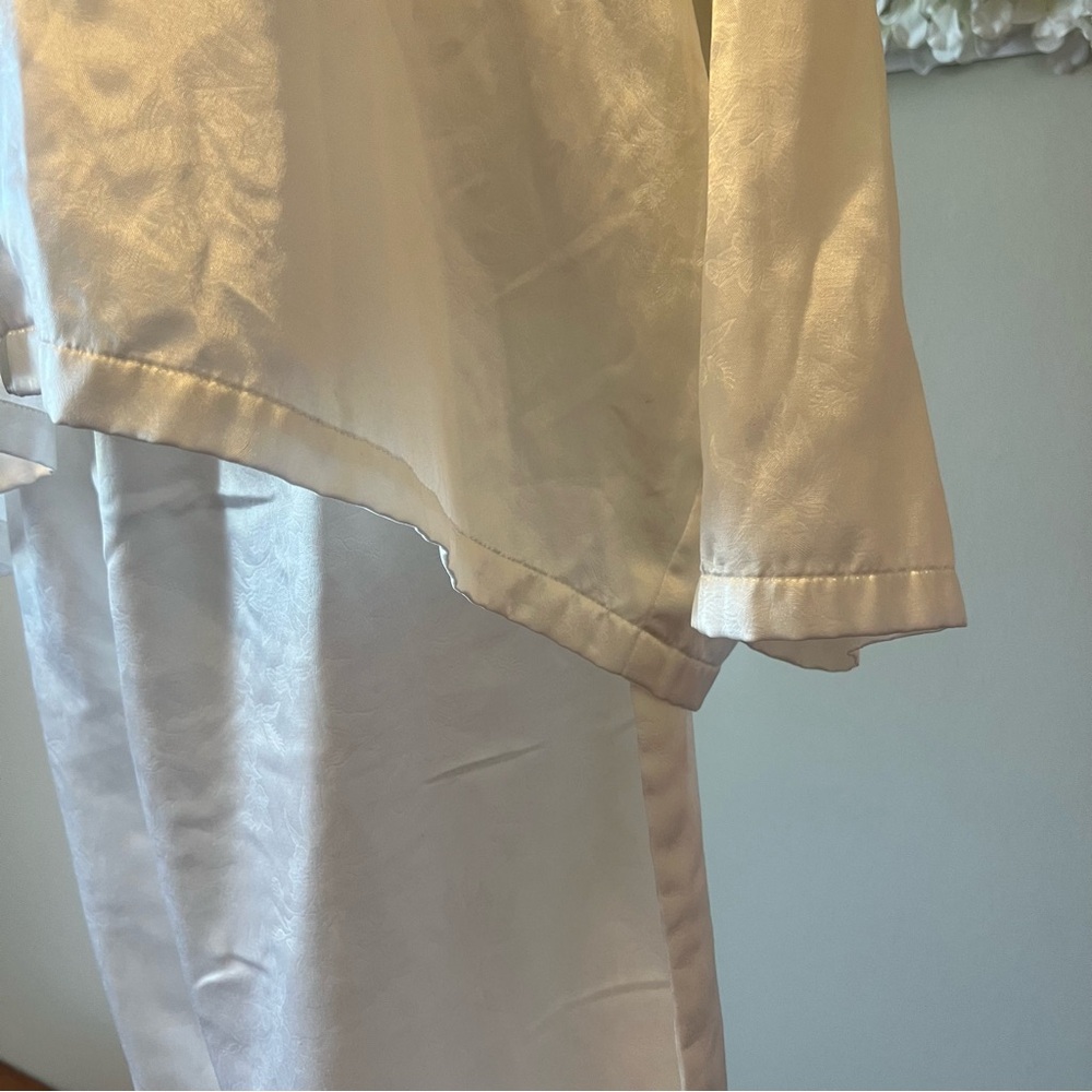 Victoria's Secret Gold Label Vintage White Satin Button-Front Pajama Pant Set - Picture 5 of 11